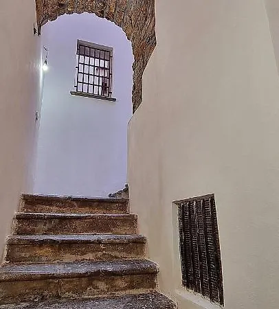 Dimora Ventimiglia 公寓